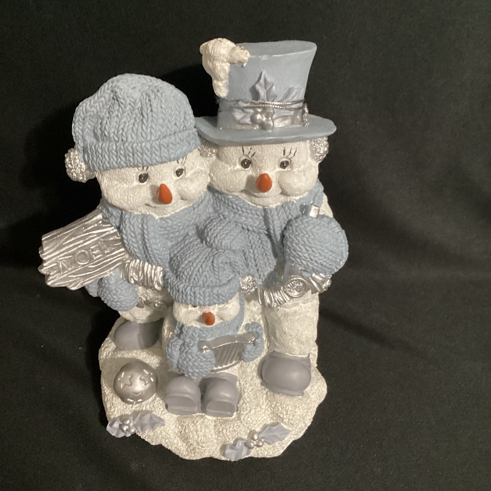 Snowman’s Family Christmas Figurine “Noel” Encore’s Snow Buddies 6”w x 7” h
